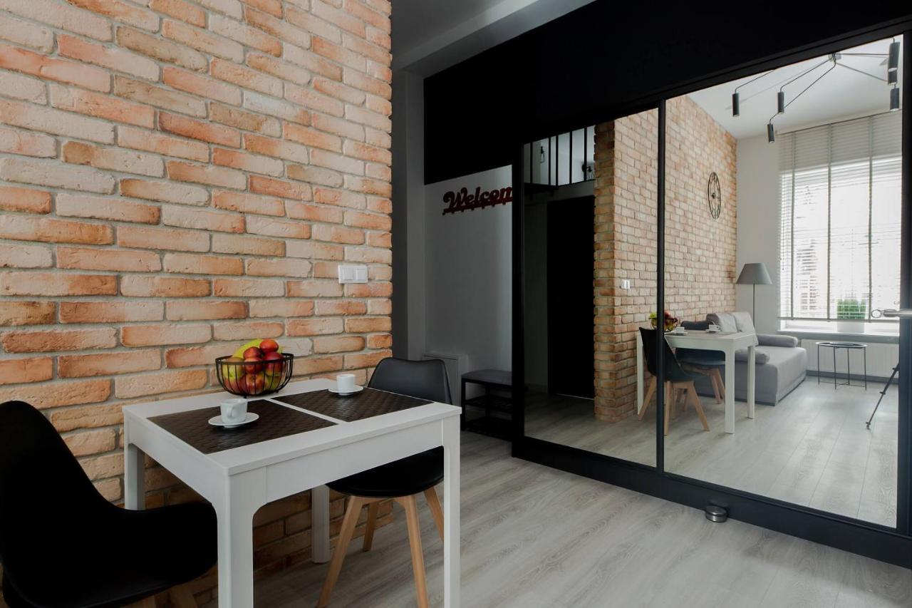 4 Eco Apart Chateau Jagiellonska 22 Warszawa Old Town Exterior photo